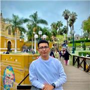 Profesor de niños y jóvenes preuniversitarios